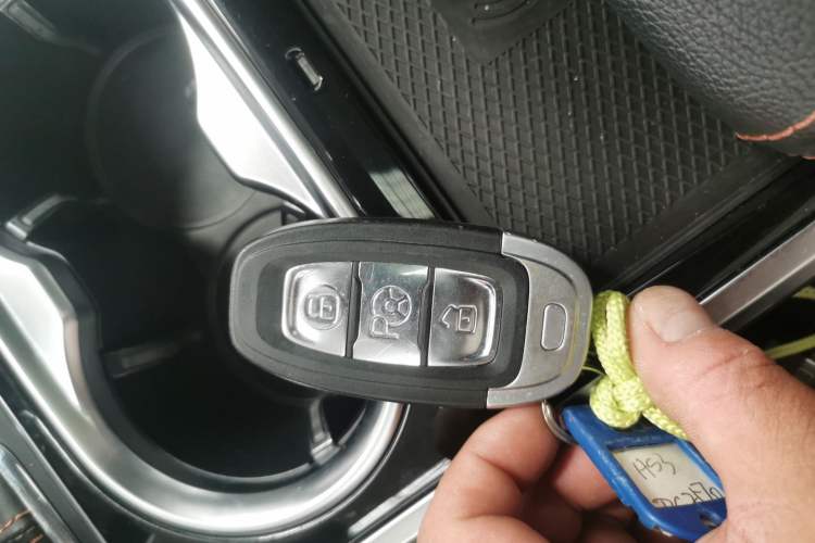 Used Hongqi E-HS3 2019 Zhilian Qiling 4x4 Edition
