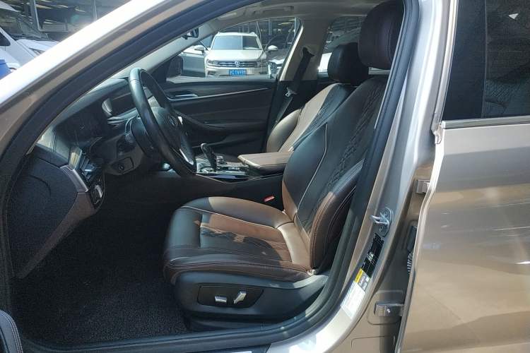 Used BMW 5 Series New Energy 2019 530Le Luxury Package Left Front Seat