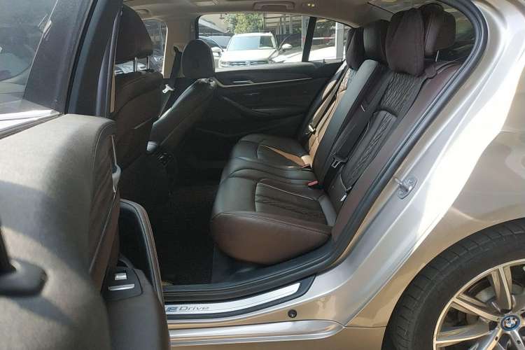 Used BMW 5 Series New Energy 2019 530Le Luxury Package Left Rear Seat