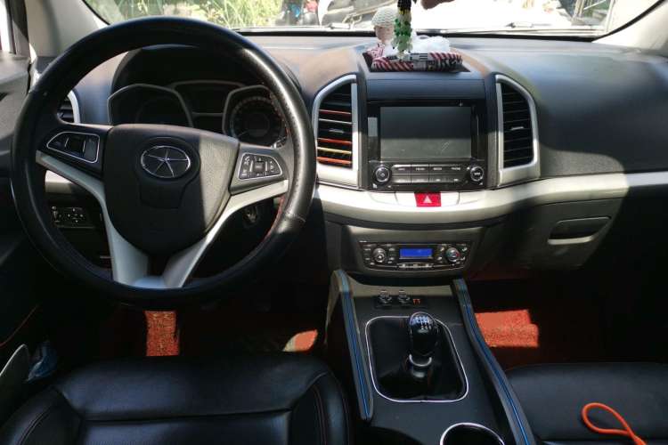 Used JAC Refine S3 2016 1.5L Manual Luxury Smart Version Center Console