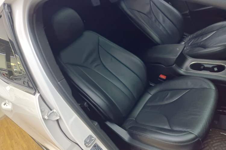 Used Lincoln MKC 2018 2.0T Two-Wheel Drive Deluxe Edition
