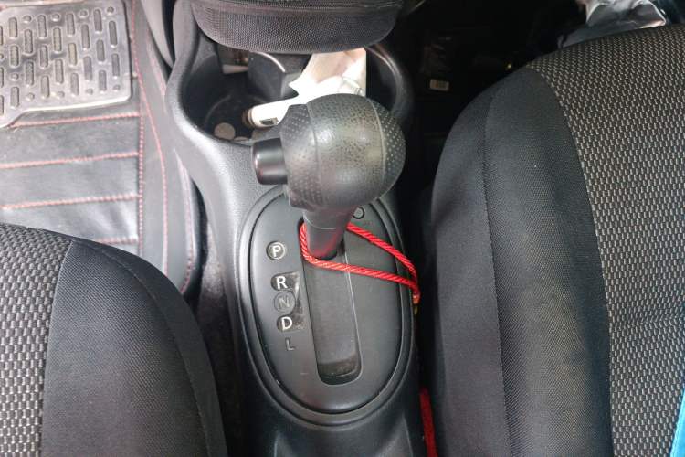 Used Nissan Sunny 2011 1.5XE CVT Comfort Edition Gear Lever