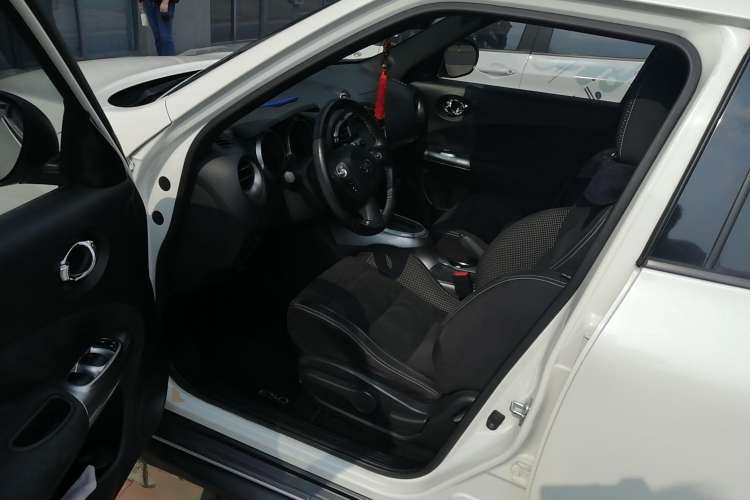 Used Infiniti ESQ 2014 1.6L Spontaneous Edition Driver Seat