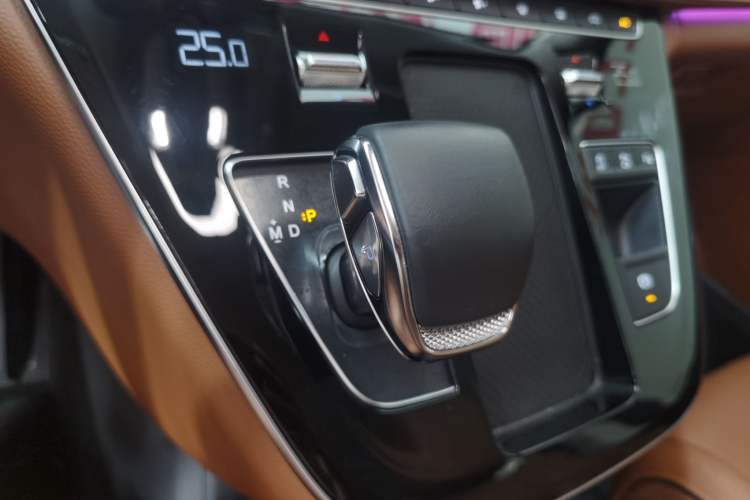 Used Hongqi HQ9 2023 2.0T Smart Connect Flagship Edition
