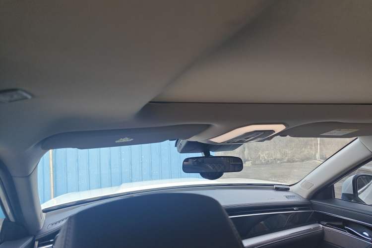 Used Venucia Star 2020 260T Automatic 48V Mild Hybrid Turbocharged Starry Edition Headliner