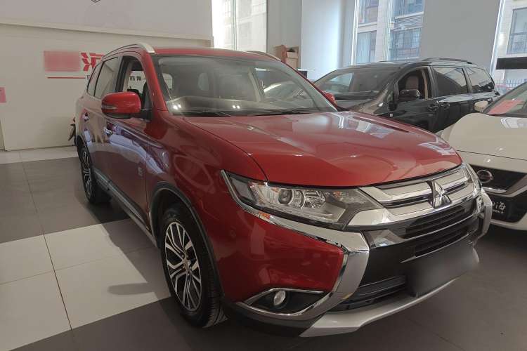 Used Mitsubishi Outlander 2018 2.0L Two-Wheel Drive Glory Edition 5 Seats
