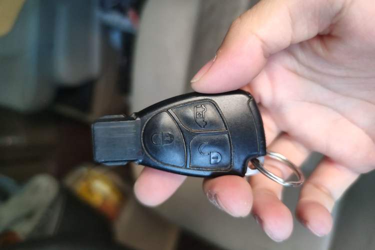 Used Mercedes-Benz Viano 2010 2.5L Prestige Edition Vehicle Key