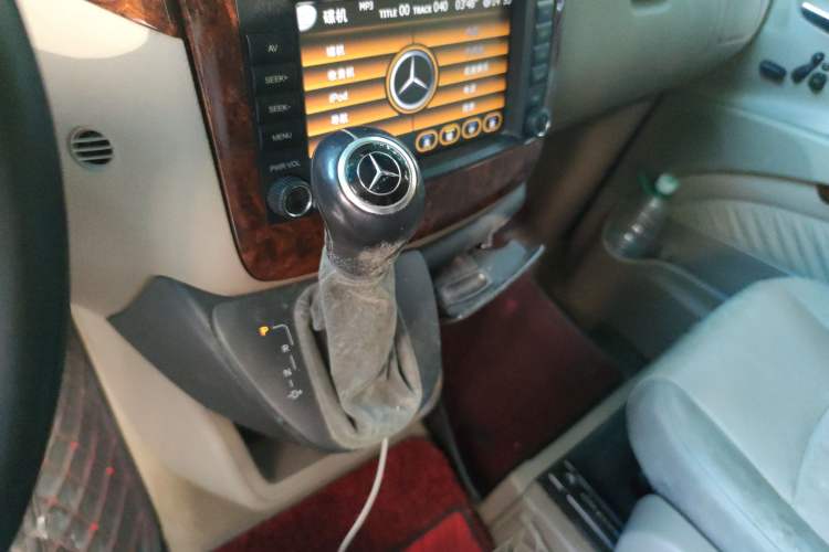 Used Mercedes-Benz Viano 2010 2.5L Prestige Edition Gear Lever