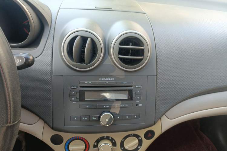 Used Chevrolet Lova 2010 1.4 MT Fengdu Version
