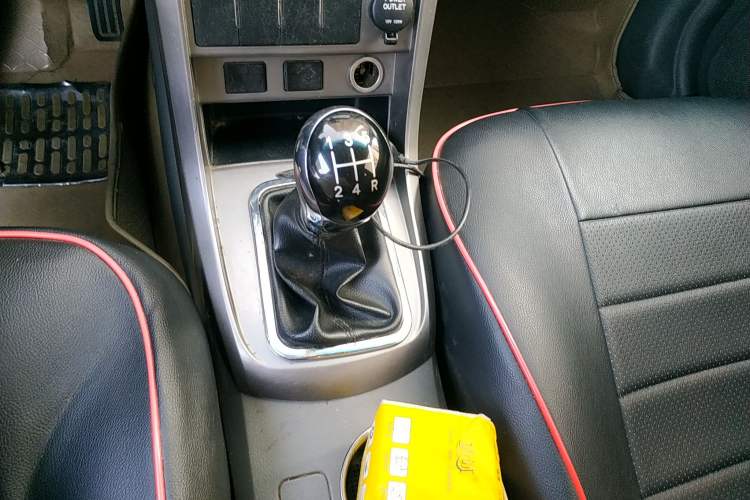 Used Geely Auto Classic Emgrand 2012 Sedan 1.8L Manual Luxury Model
