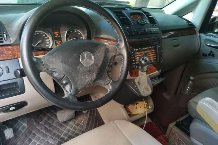 Used Mercedes-Benz Viano 2010 2.5L Prestige Edition Center Console