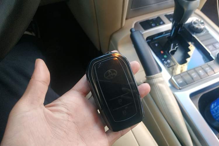Used Toyota Land Cruiser 2016 4.0L Automatic VX Vehicle Key