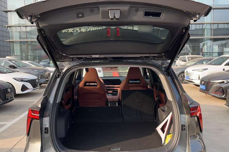 Used Changan CS75 PLUS iDD 2023 ZhiDian iDD Smart Leading Model
