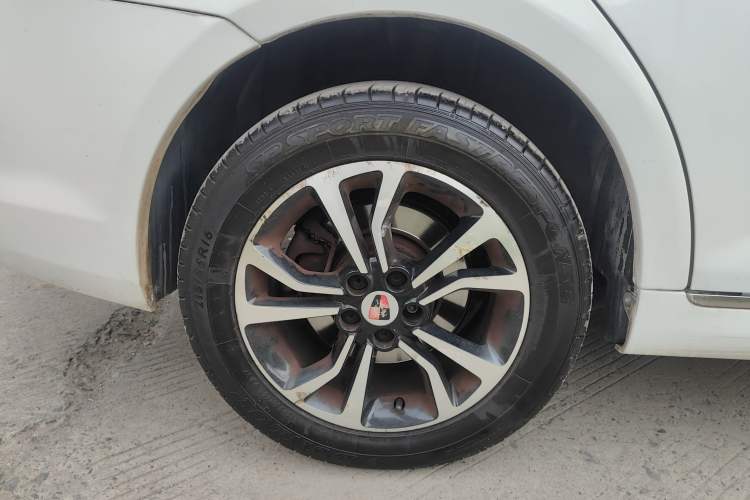 Used Roewe e550 2016 Deluxe Edition