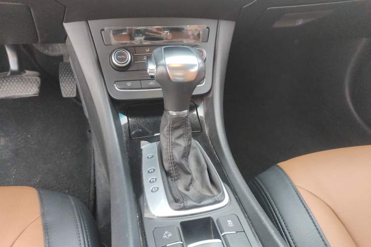 Used Roewe e550 2016 Deluxe Edition