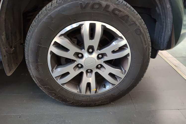 Used Ford Everest 2016 2.0T Gasoline Automatic 4x4 Luxury Edition
