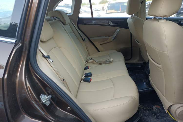 Used Brilliance V5 2012 1.5T Manual Two-Wheel Drive Luxury Version