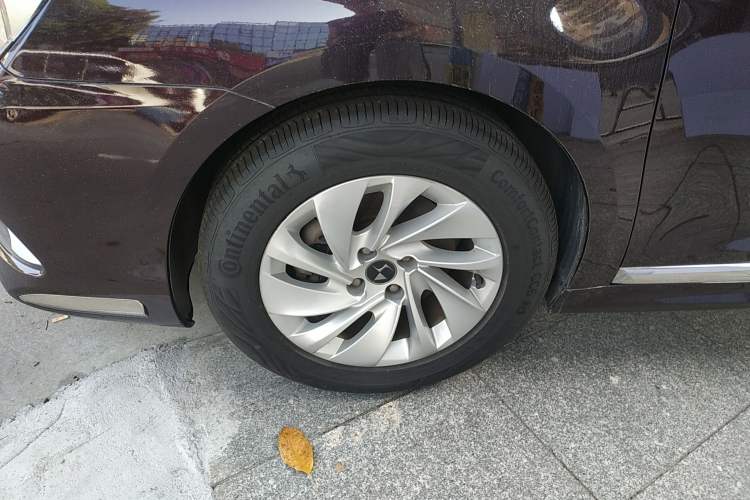 Used DS 5LS 2014 1.8L automatic Comfort version VTi140