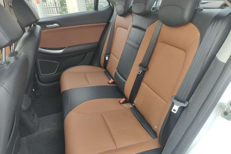 Used Roewe e550 2016 Deluxe Edition