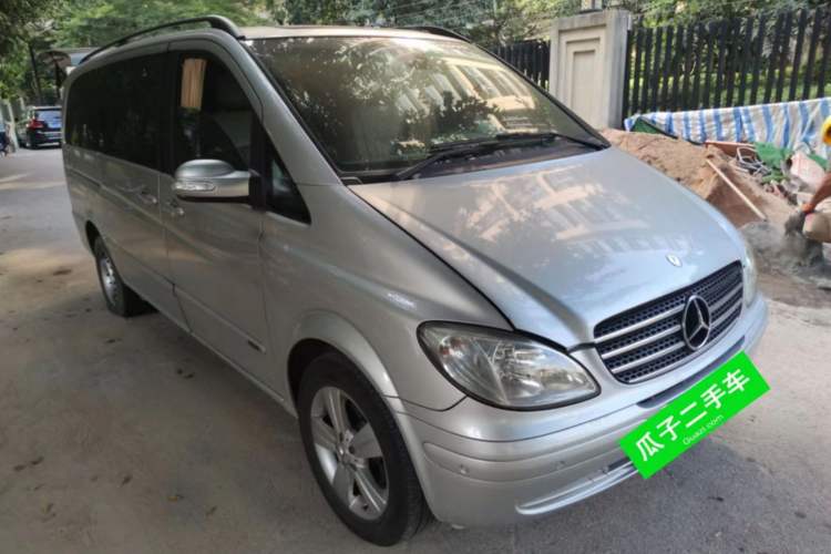 Used Mercedes-Benz Viano 2010 2.5L Prestige Edition Front Right 45 Deg