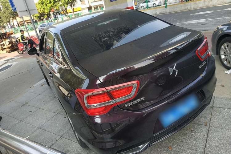 Used DS 5LS 2014 1.8L automatic Comfort version VTi140