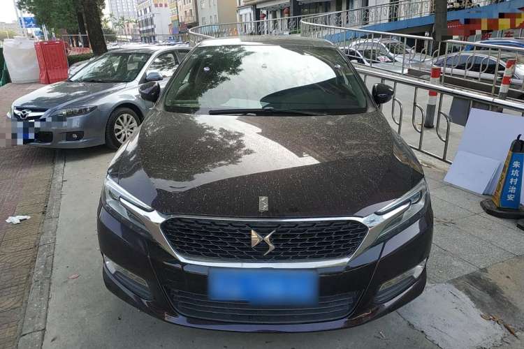 Used DS 5LS 2014 1.8L automatic Comfort version VTi140