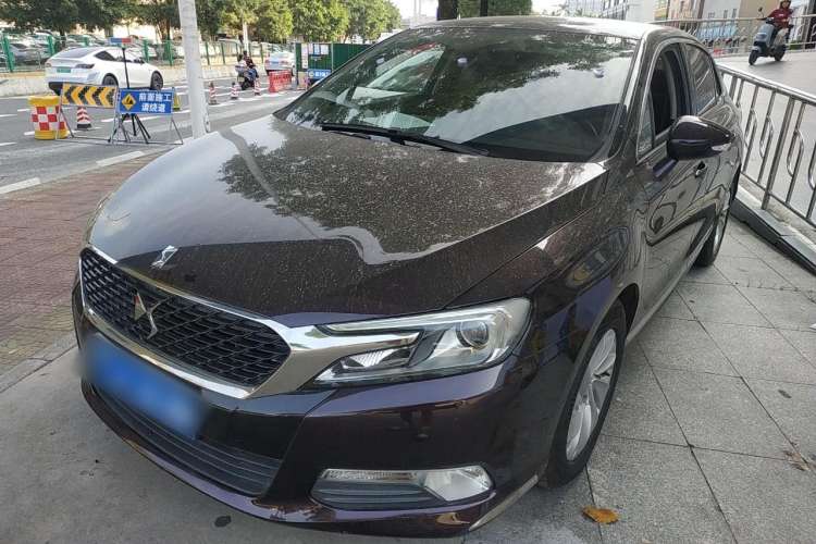 Used DS 5LS 2014 1.8L automatic Comfort version VTi140