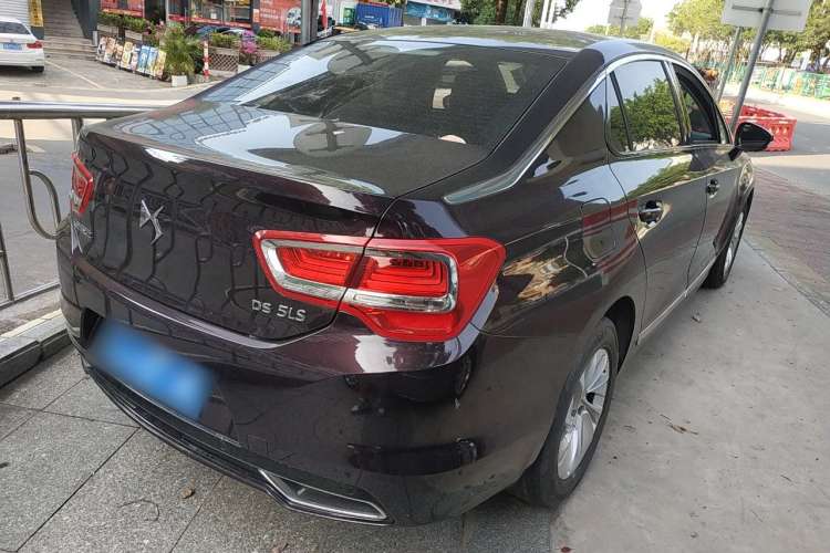 Used DS 5LS 2014 1.8L automatic Comfort version VTi140