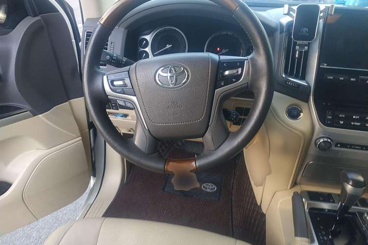 Used Toyota Land Cruiser 2016 4.0L Automatic VX Steering Wheel