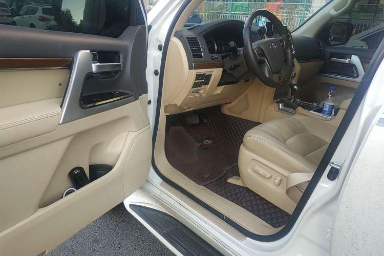 Used Toyota Land Cruiser 2016 4.0L Automatic VX Driver Seat