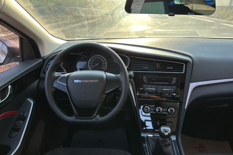 Used Venucia D60 2020 1.6L Entry Manual Comfort Edition
