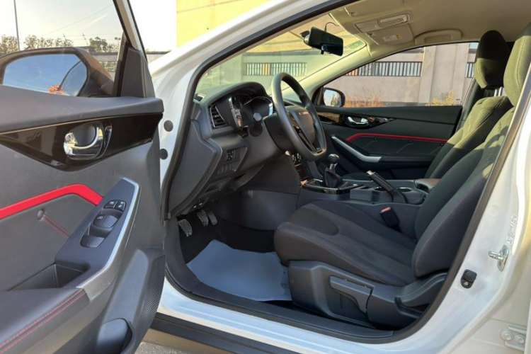 Used Venucia D60 2020 1.6L Entry Manual Comfort Edition
