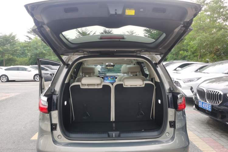 Used BYD Song MAX New Energy 2019 DM 1.5T Smart Connect Zhiyao Model 6-Seater China V Emission Standard
