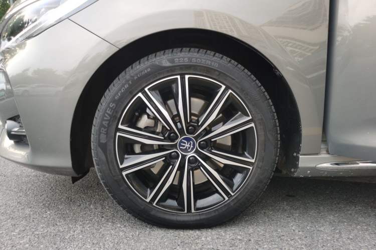 Used BYD Song MAX New Energy 2019 DM 1.5T Smart Connect Zhiyao Model 6-Seater China V Emission Standard
