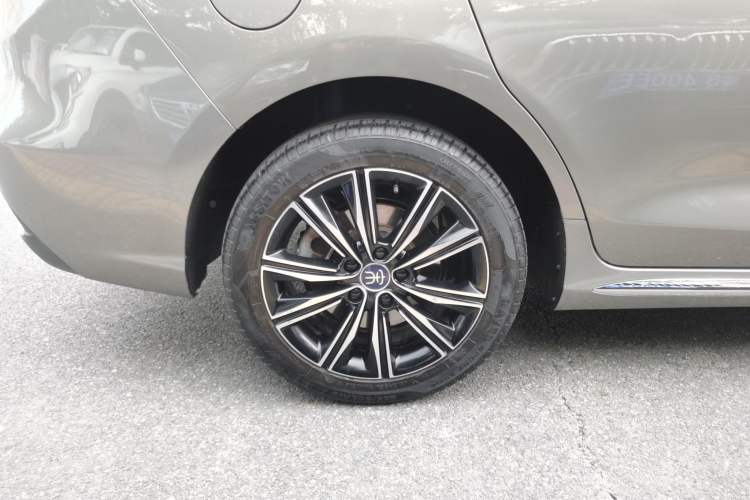 Used BYD Song MAX New Energy 2019 DM 1.5T Smart Connect Zhiyao Model 6-Seater China V Emission Standard
