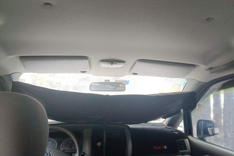 Used Dongfeng Shuaike 2013 Revised Version 1.5L Manual Comfort Trim 7 Seats China IV Standard