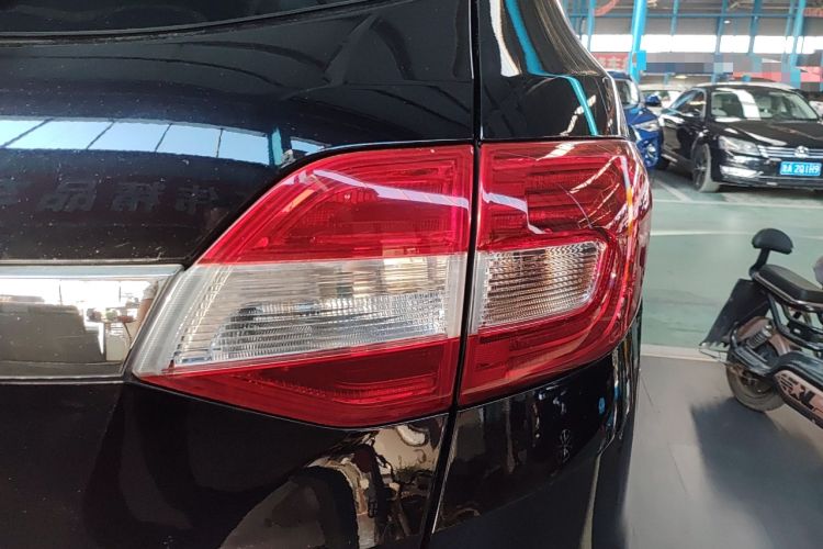 Used Ford Everest 2016 2.0T Gasoline Automatic 4x4 Luxury Edition
