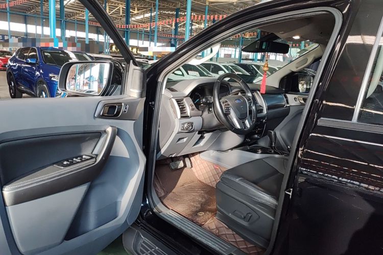 Used Ford Everest 2016 2.0T Gasoline Automatic 4x4 Luxury Edition
