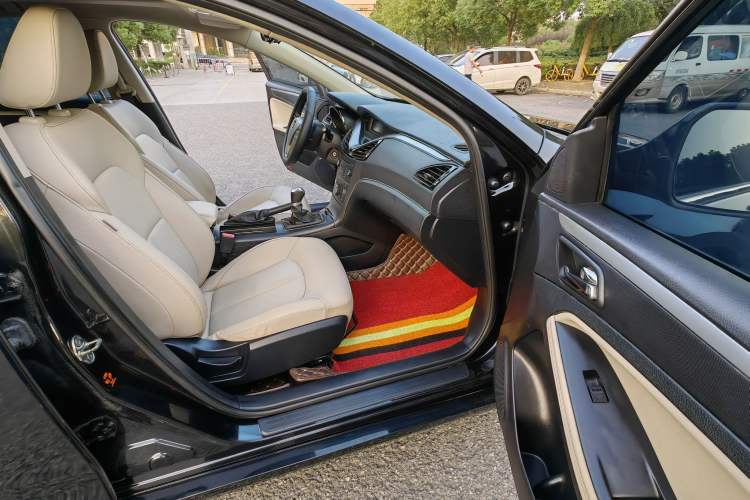 Used Bestune B70 2016 2.0L manual luxury edition
