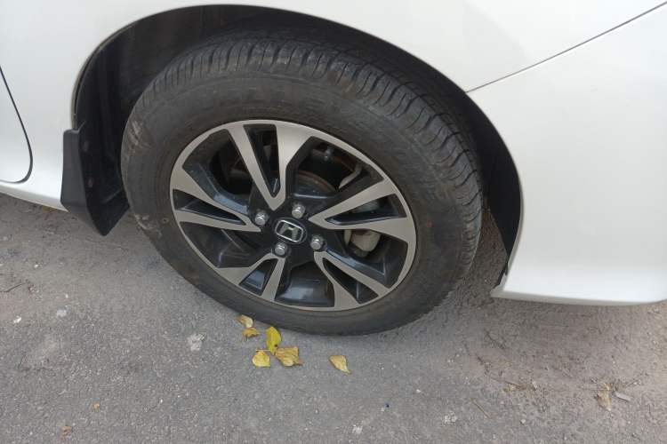 Used Honda Greiz 2016 1.5L CVT Classic Edition
