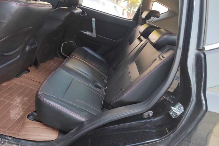 Used Geely Auto GX7 2015 Classic Edition 1.8L Manual Urban Model China V Standard
