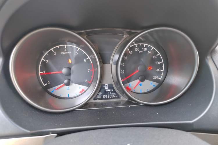 Used Geely Auto GX7 2015 Classic Edition 1.8L Manual Urban Model China V Standard
