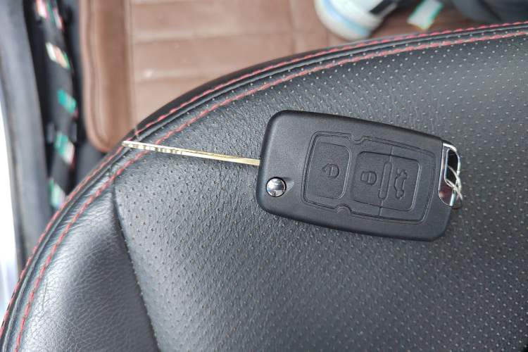 Used Geely Auto GX7 2015 Classic Edition 1.8L Manual Urban Model China V Standard
