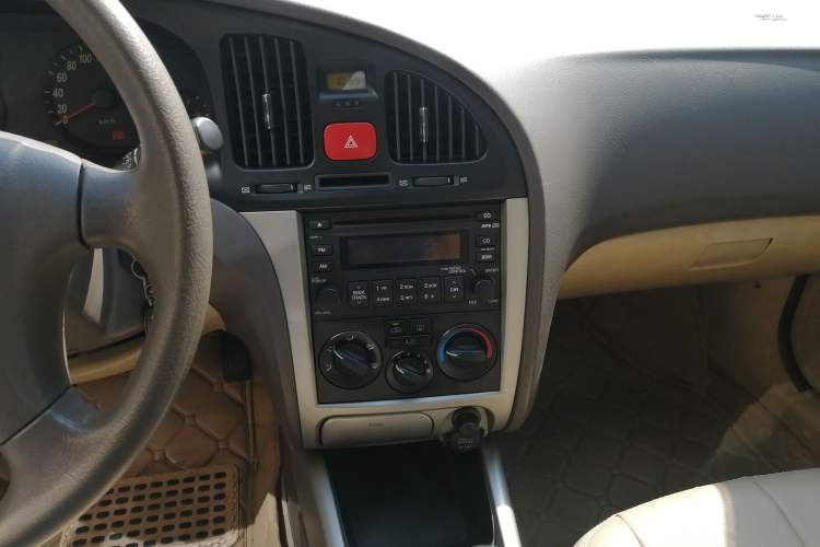 Used Hyundai Elantra 2007 1.6L Manual Comfort Model
