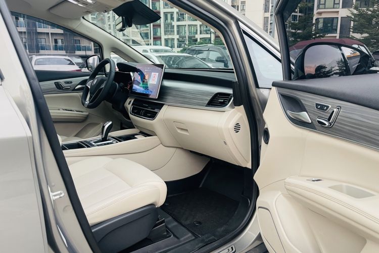 Used BYD Song MAX New Energy 2019 DM 1.5T Smart Connect Zhiyao Model 6-Seater China V Emission Standard
