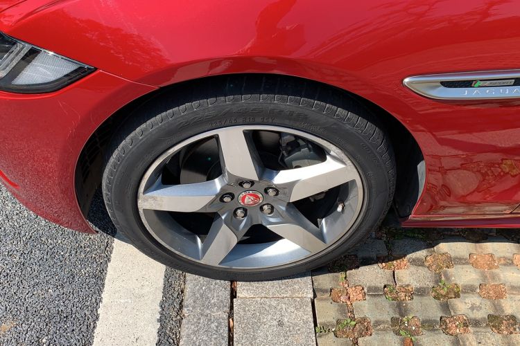 Used Jaguar XE 2017 2.0T 200 PS R-Sport
