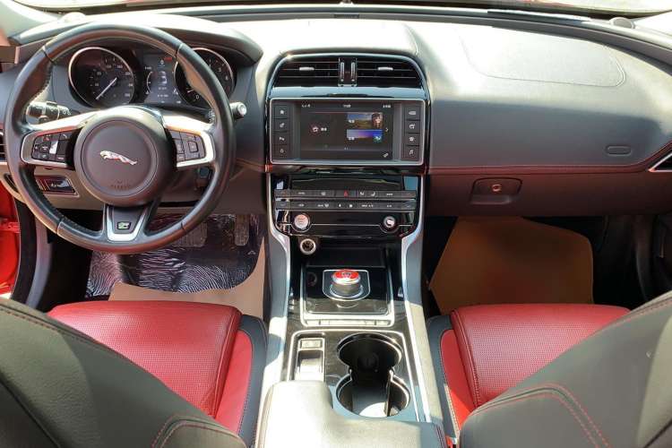 Used Jaguar XE 2017 2.0T 200 PS R-Sport
