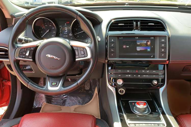 Used Jaguar XE 2017 2.0T 200 PS R-Sport
