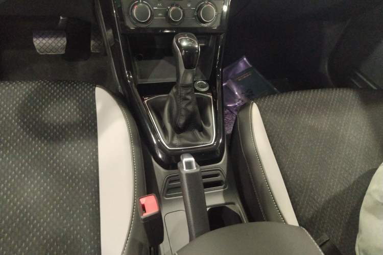 Used Volkswagen Tacqua 2020 1.5L Automatic Yue