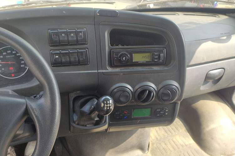 Used Iveco Power Daily 2017 2.5T Classic A32 Mid-Roof 6-7 Seater Bus 47Z5